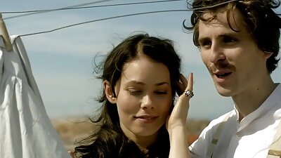 කැපූ මහත හොට්ටි යෝධ ලිංගික සෙල්ලම් බඩුවක් පිළිගනී